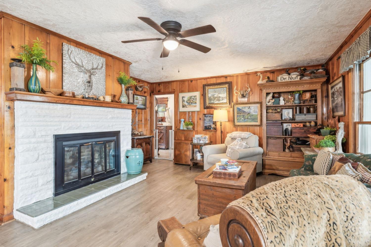 604-College-Ave--E For Sale