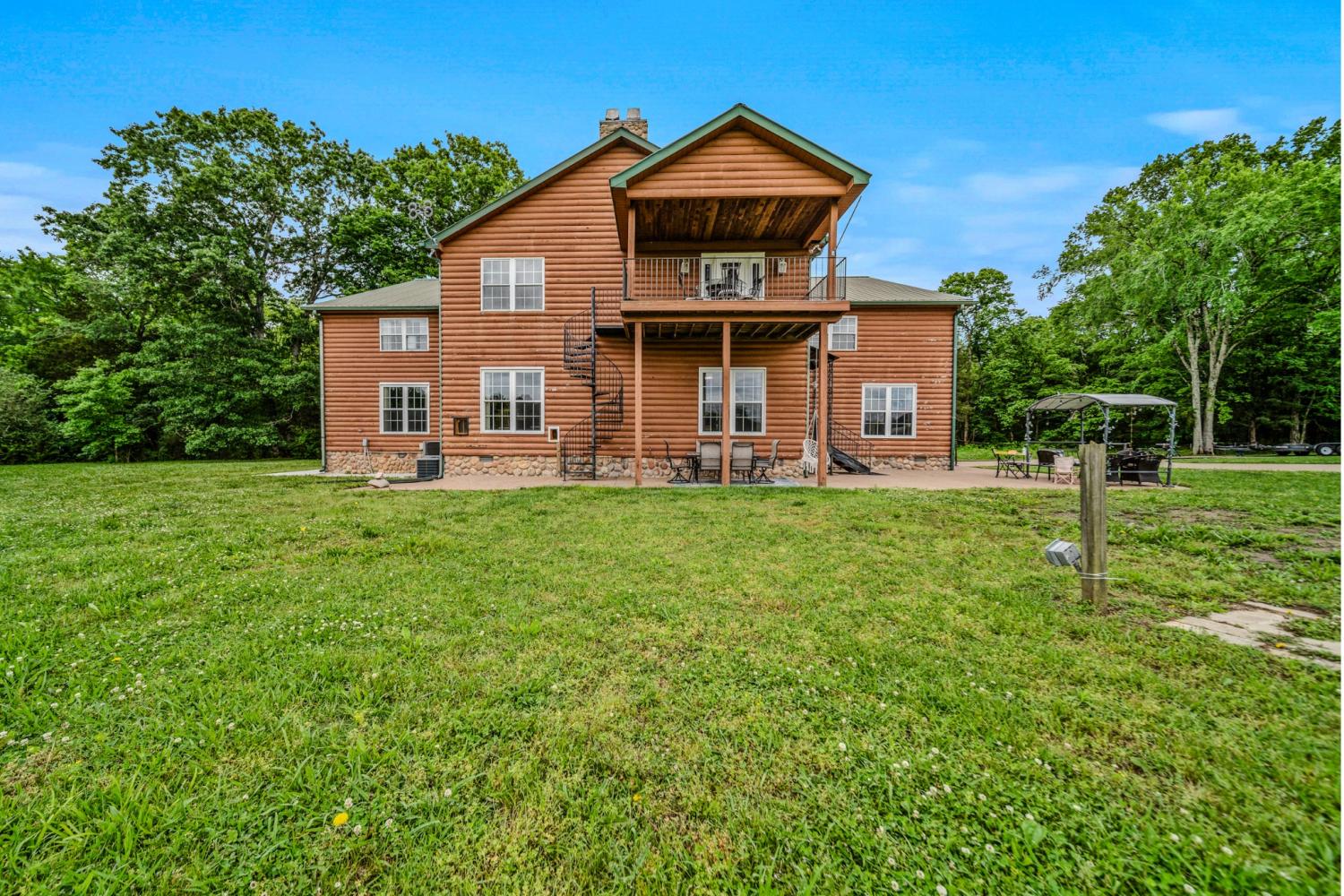8040-Highway-99 For Sale