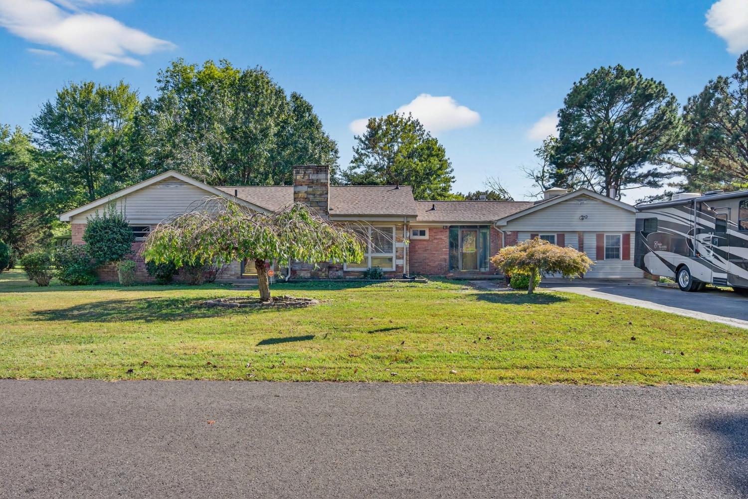421-Illinois-St For Sale