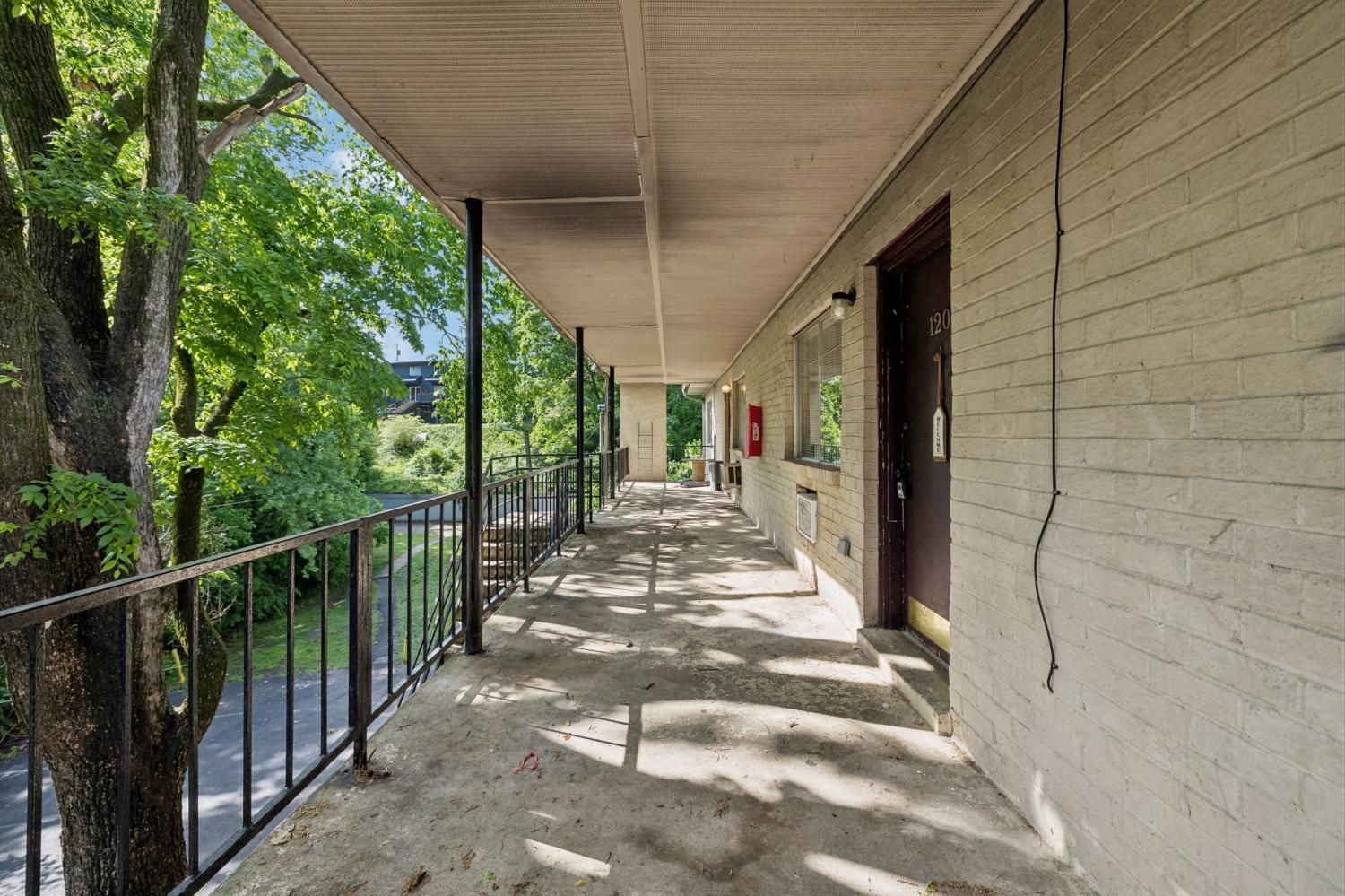 550-Harding-Pl For Sale