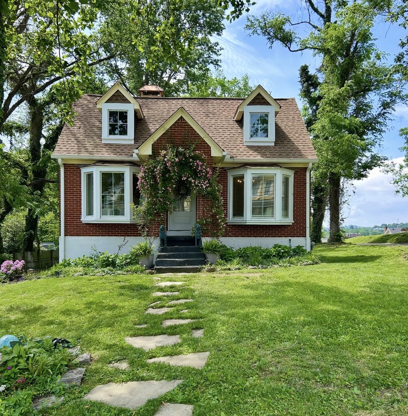 409-W-6th-St For Sale