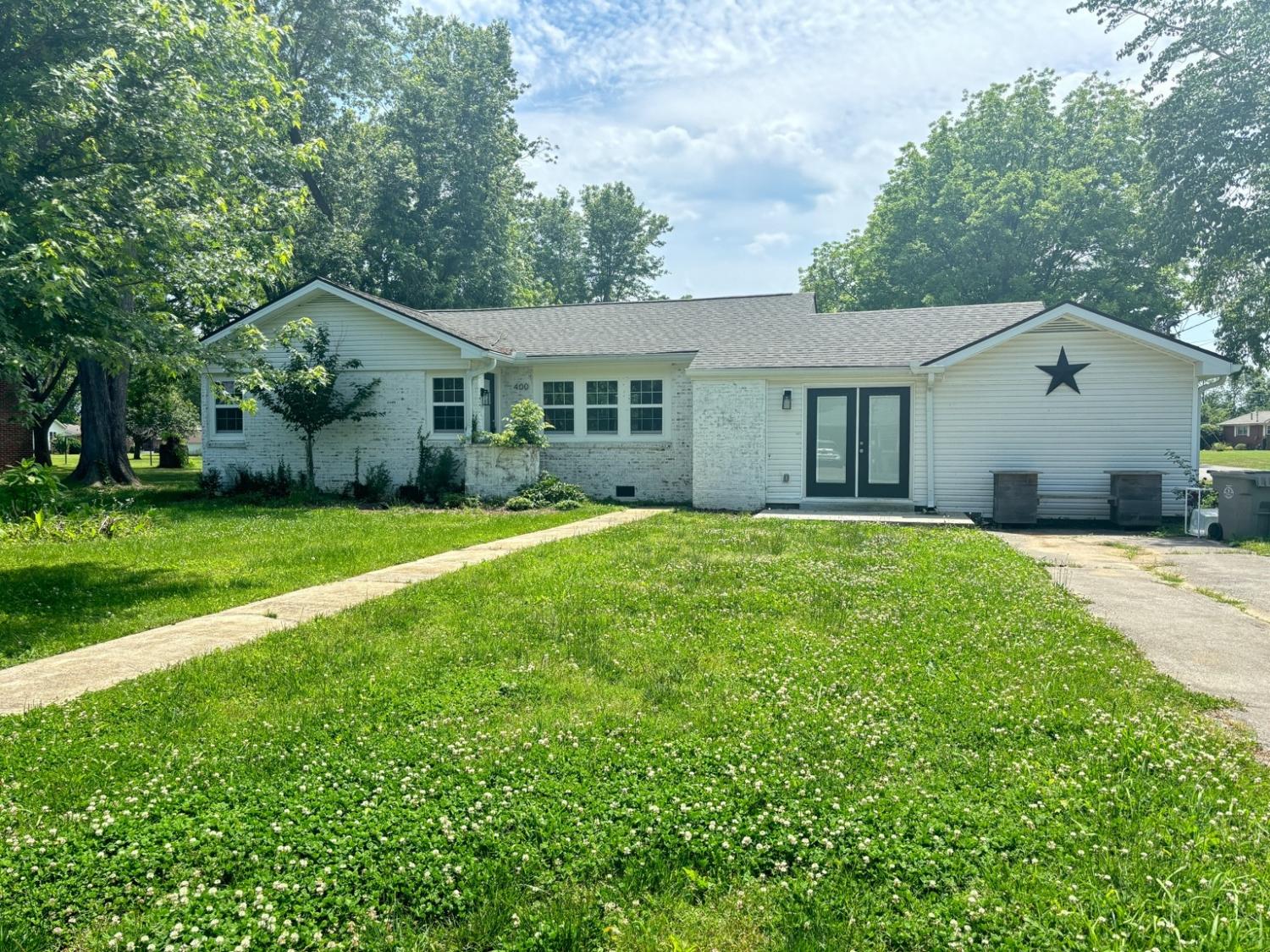 400-Circle-Dr For Sale