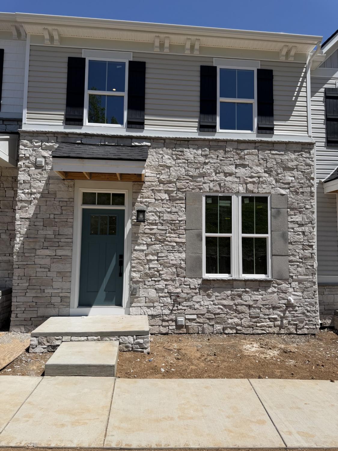 326-Poplar-Loop For Sale