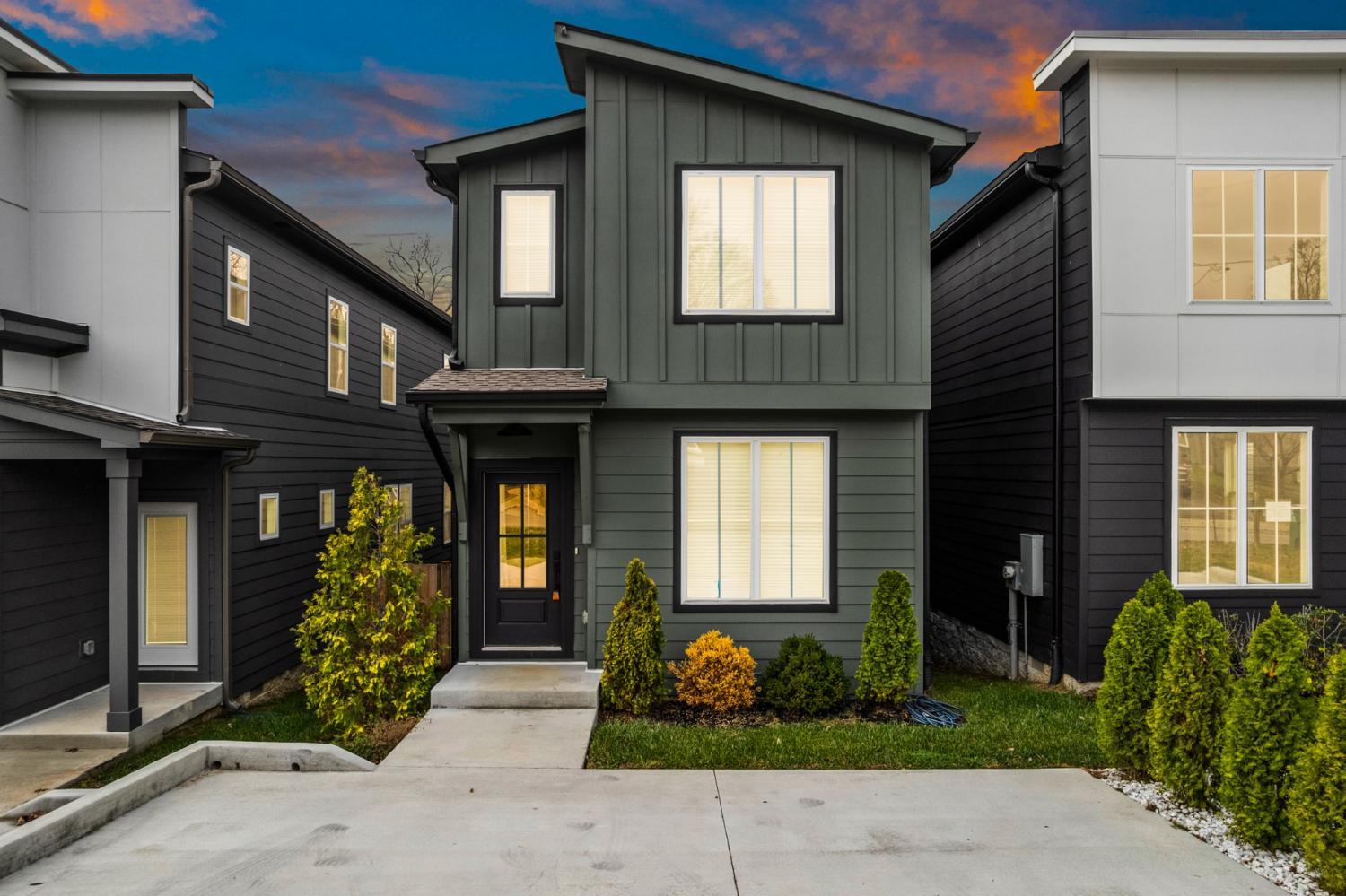 2120A-Burns-St For Sale