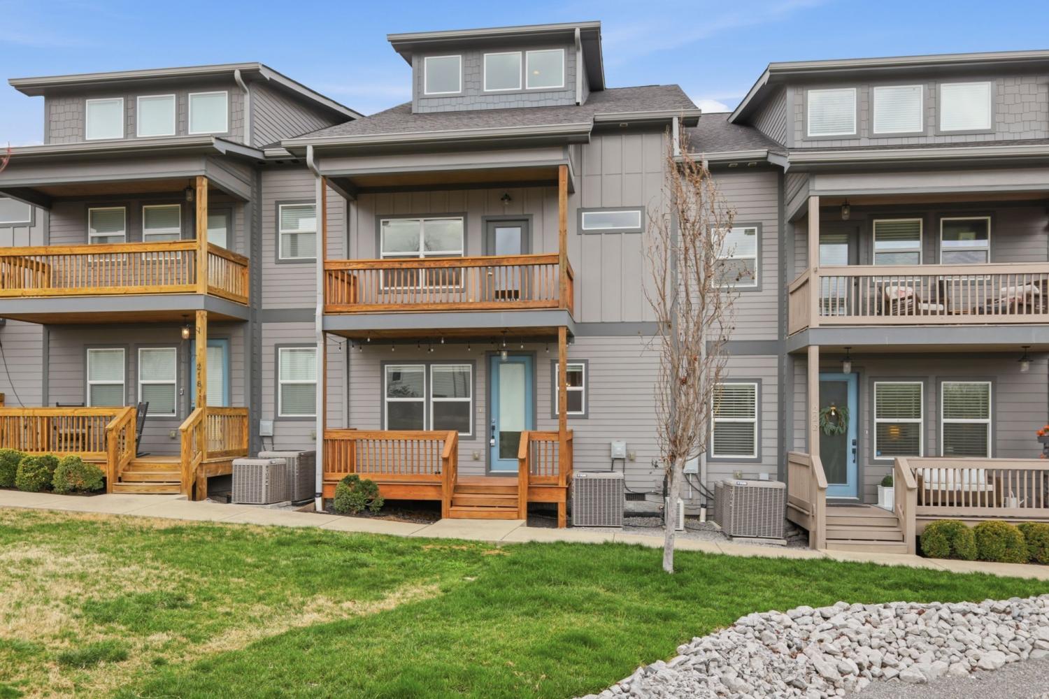 220-Croleywood-Ln For Sale