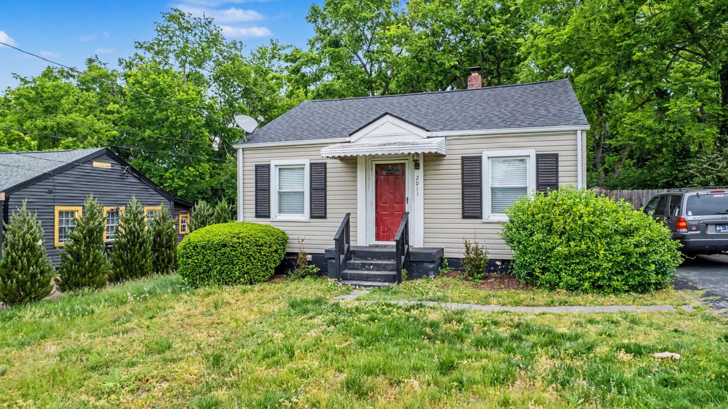 2011-Oakwood-Ave For Sale