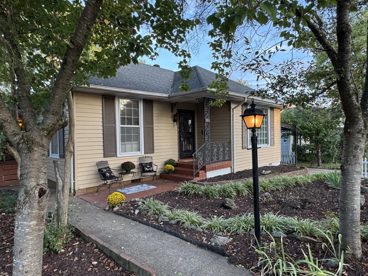 703-Lawrence-St For Sale