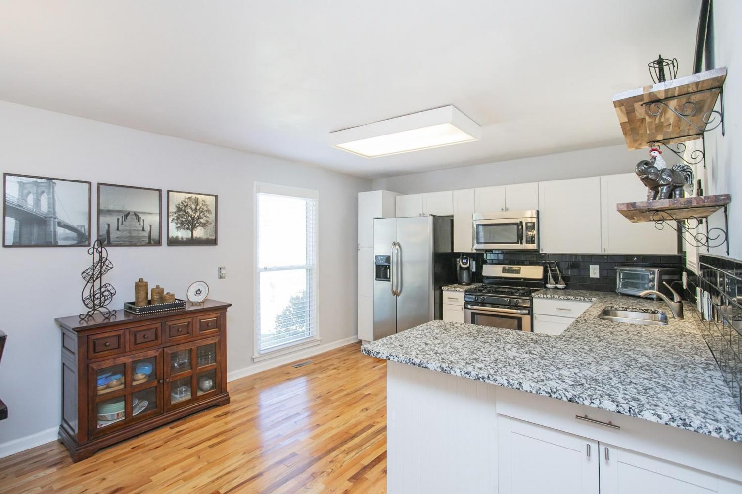 321-Amherst-Dr For Sale