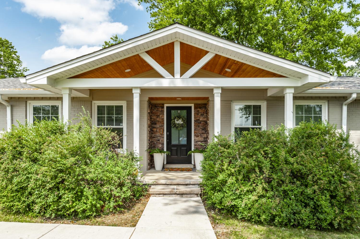 110-Brookhaven-Dr For Sale