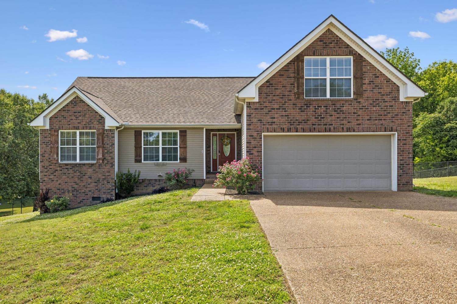 652-Charles-Ln For Sale