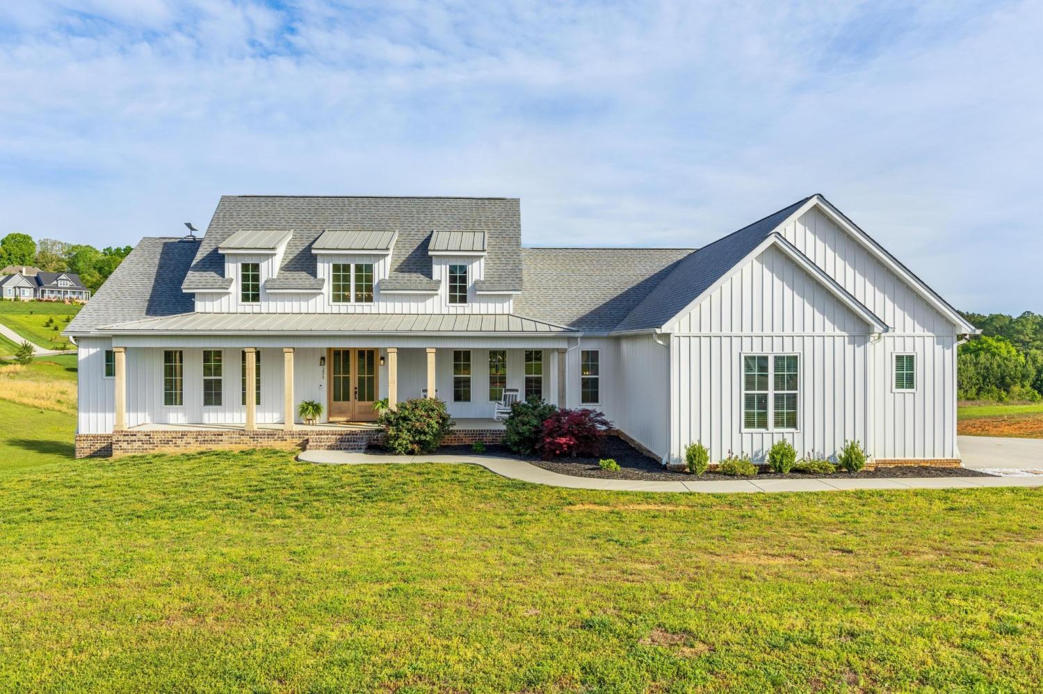 206-Rochelle-Circle--NE For Sale