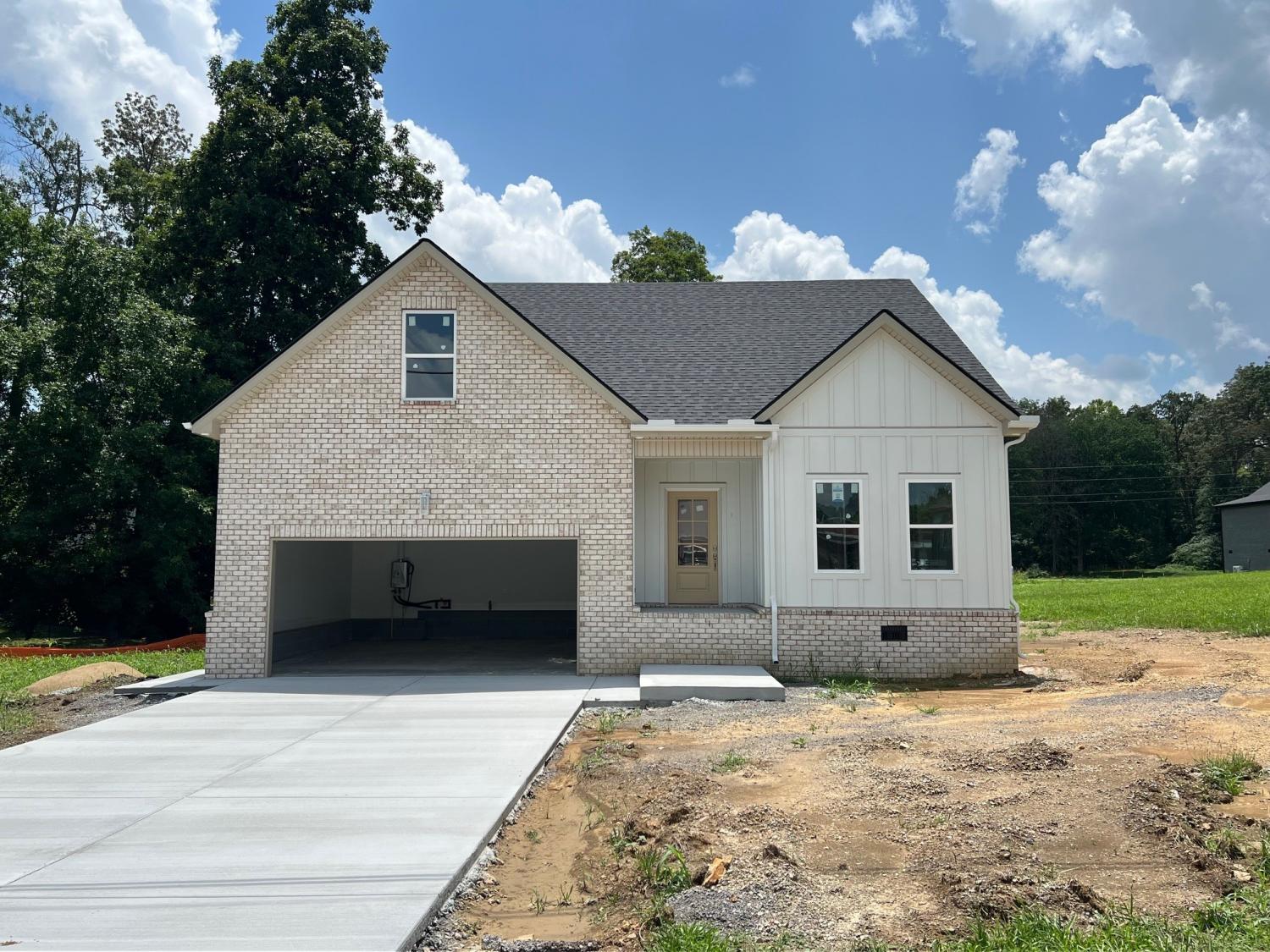 560-Oak-Glen-Dr For Sale