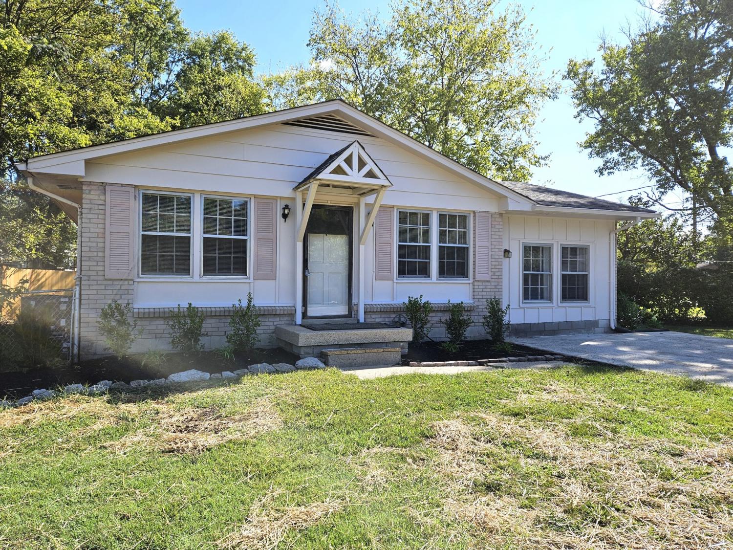 105-Cole-Dr For Sale