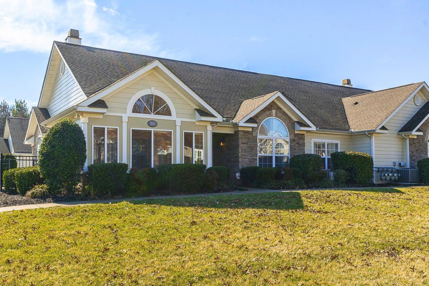 825-Browns-Ln For Sale