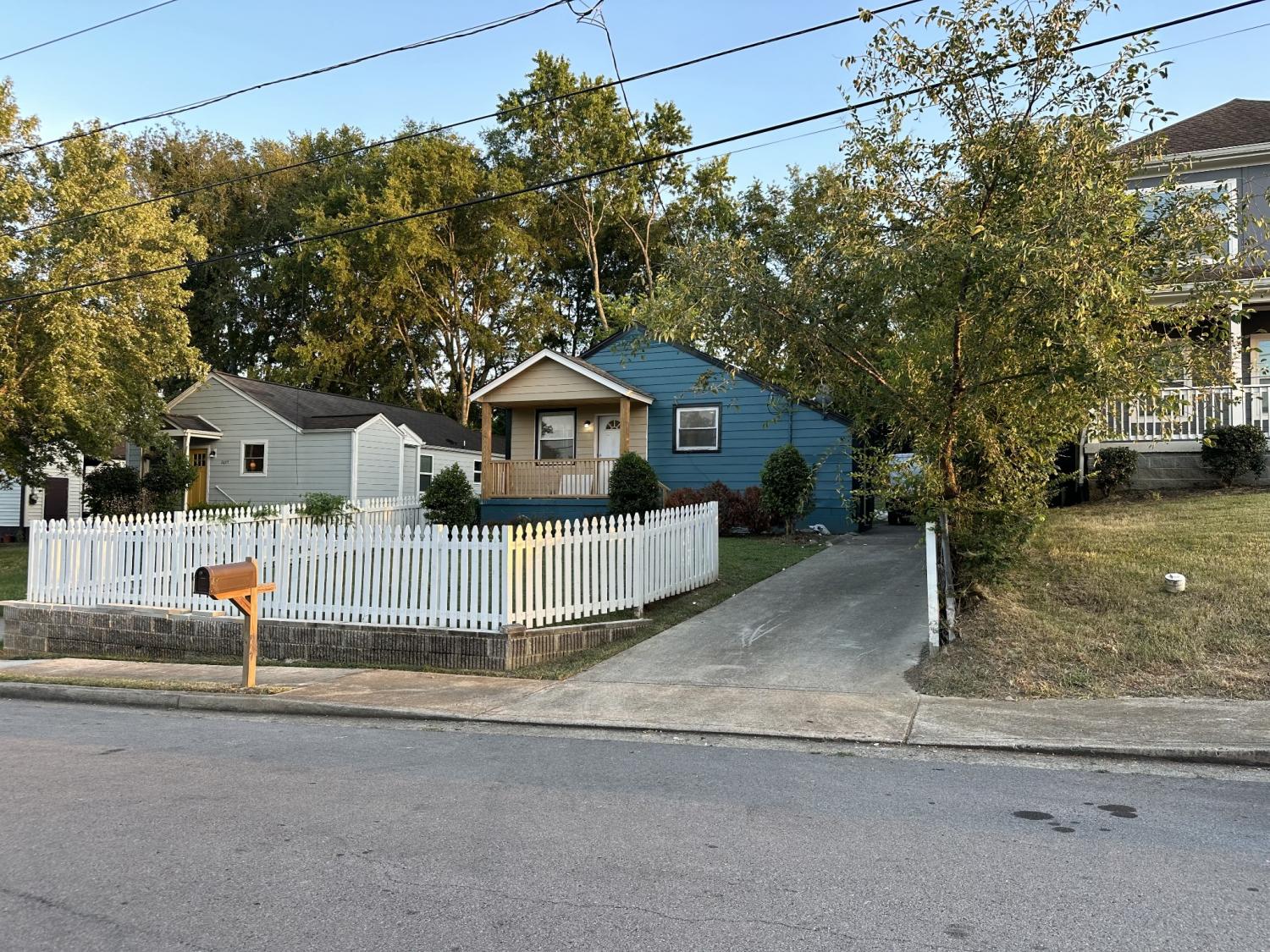 2609-Jenkins-St For Sale