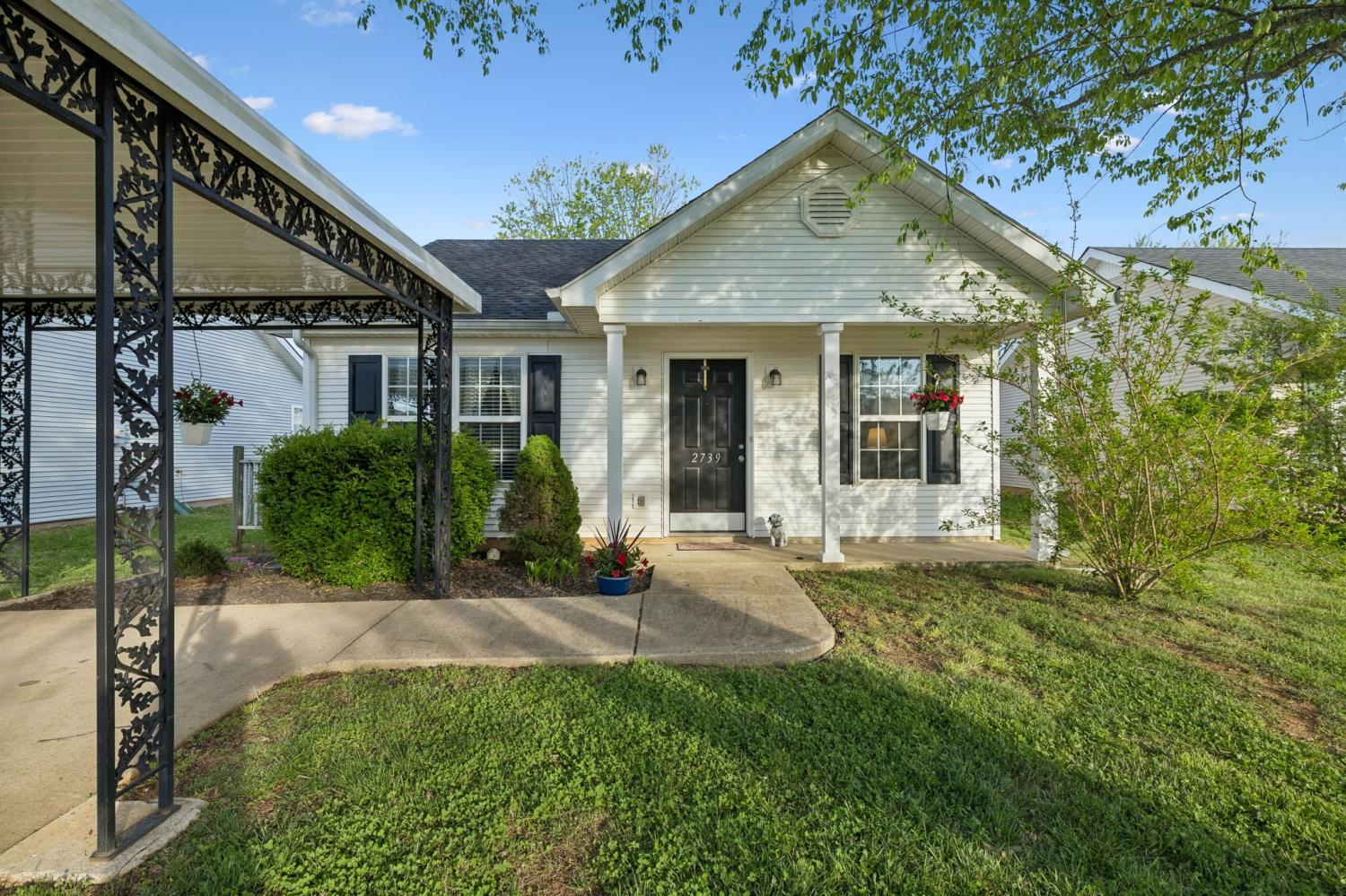 2739-Oxford-Hall-Ave For Sale