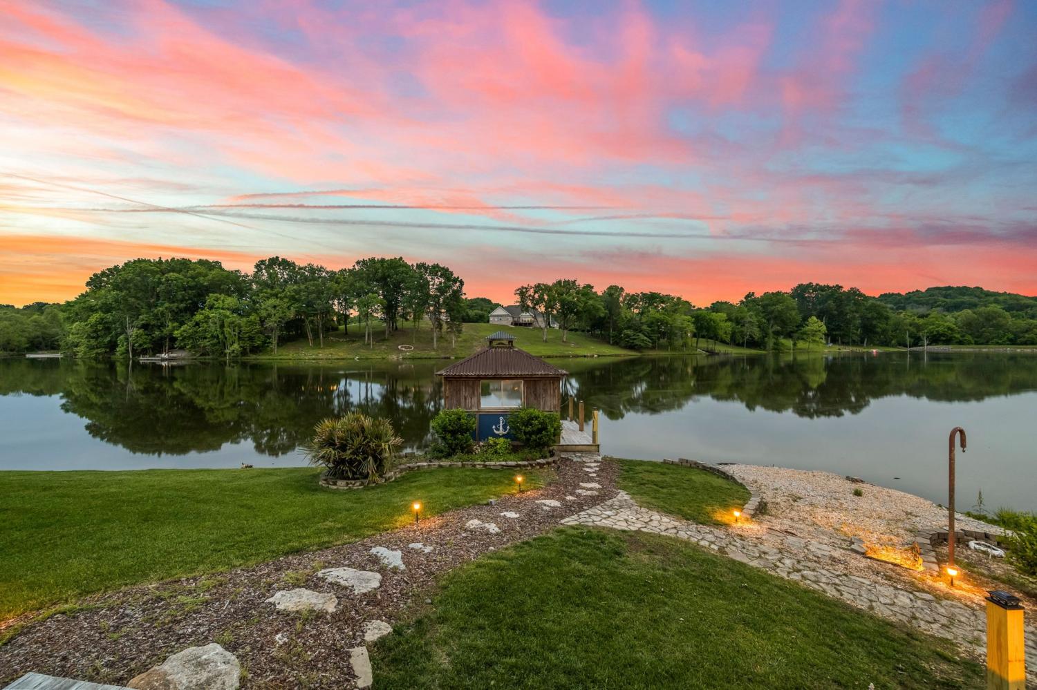 321-Lakeway-Ter For Sale