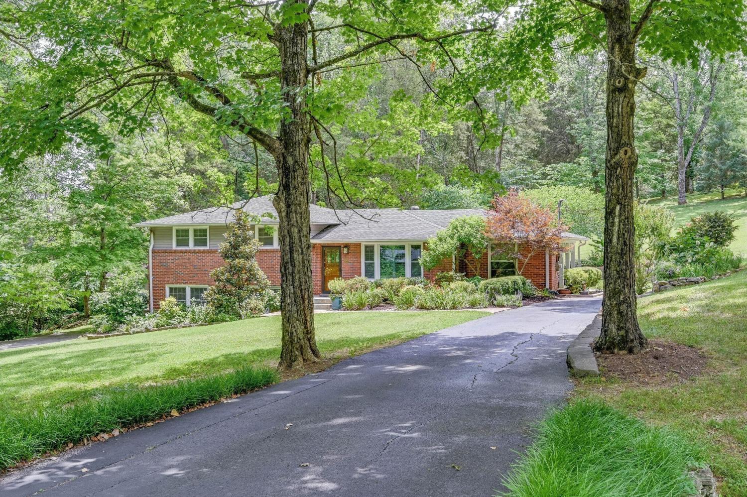 682-Shawnee-Dr For Sale