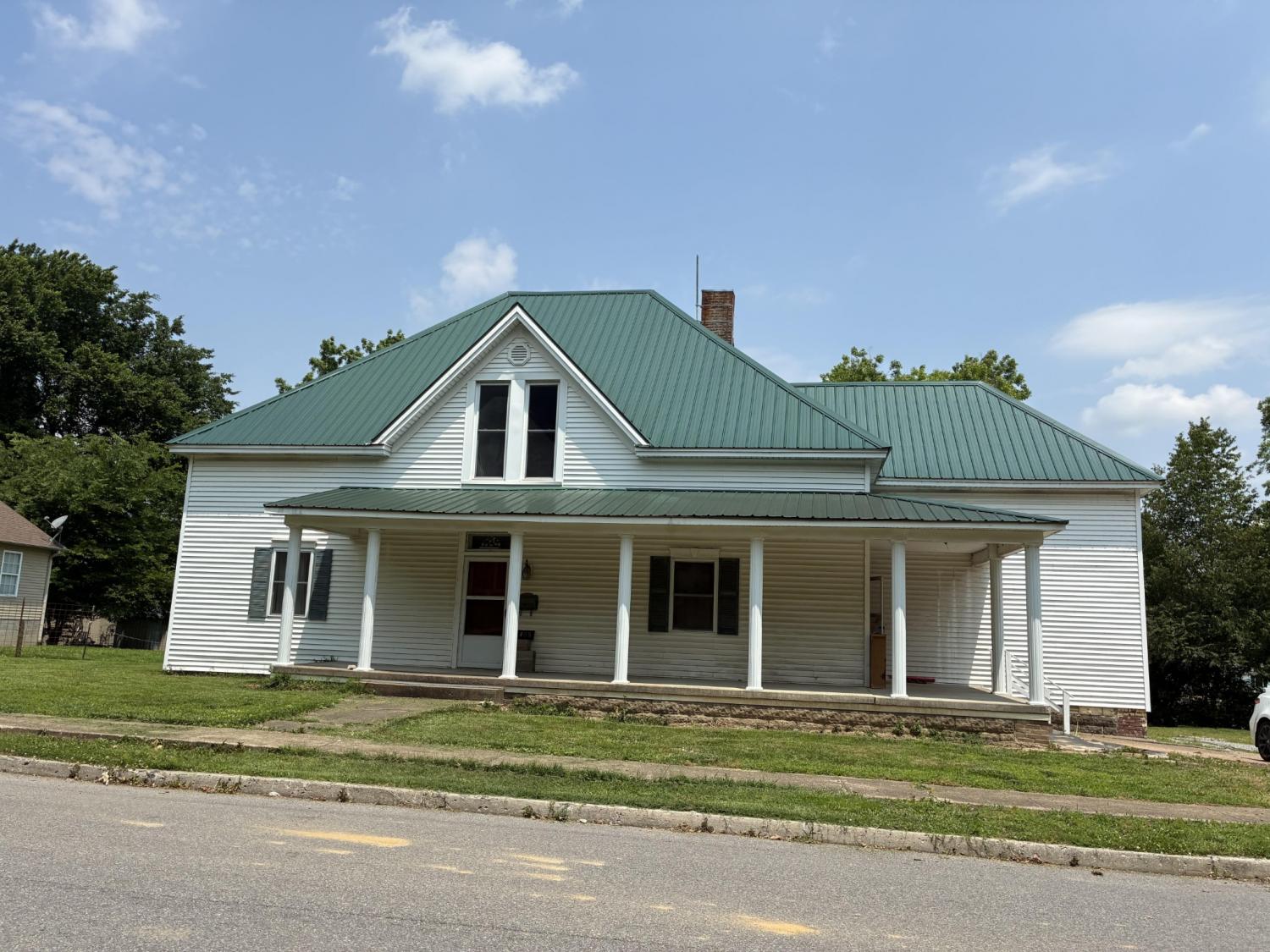 408-E-Main-St For Sale