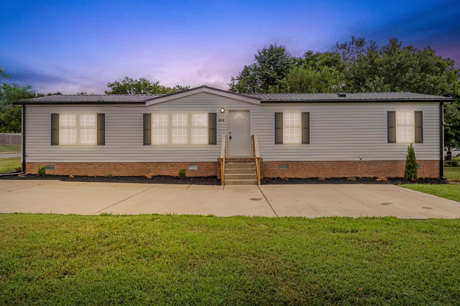 773-W-Eastland-St For Sale