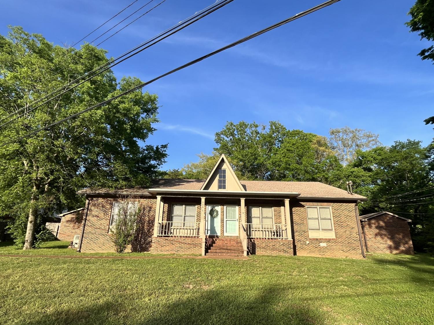 500-Oakwood-Dr For Sale