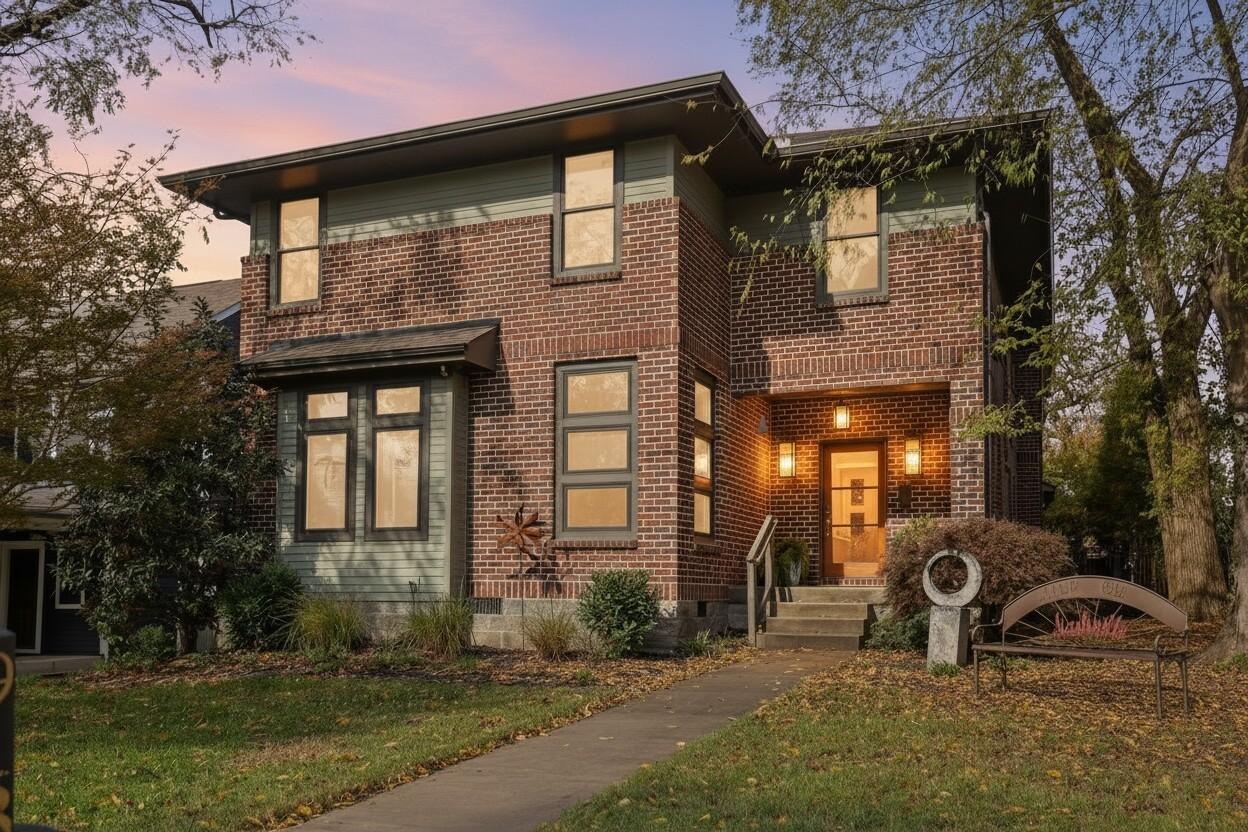 913-Fatherland-St For Sale