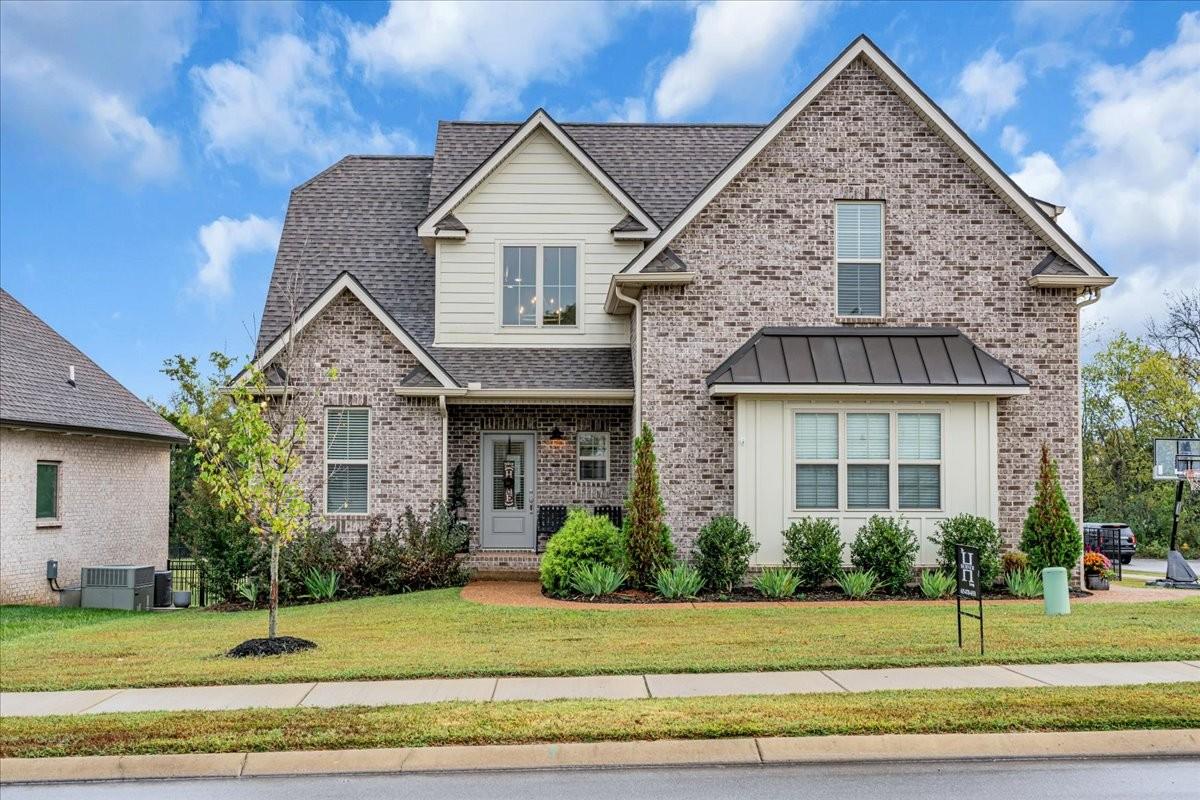 401-Hunter-Bryce-Ln For Sale