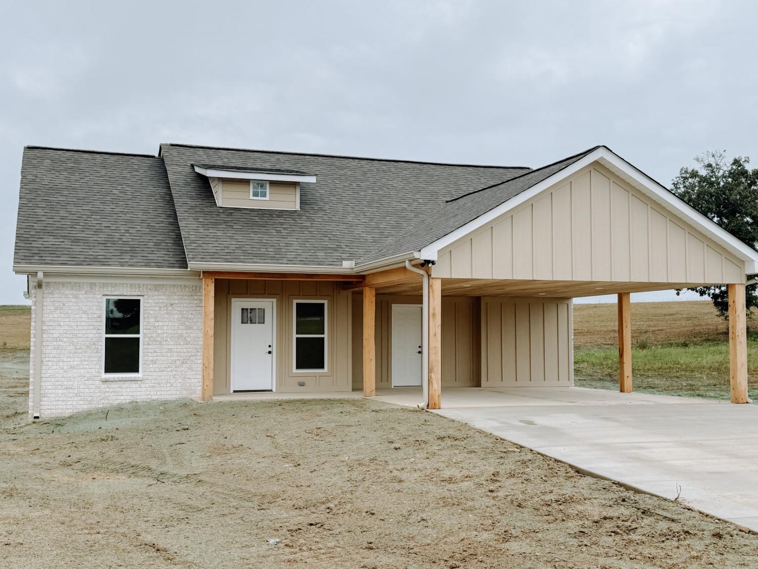 200-Sawyer-Lane For Sale
