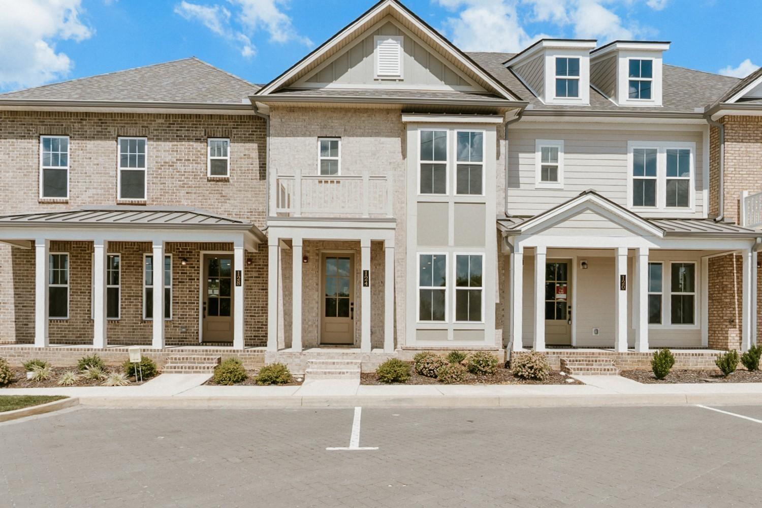 124-Nearwater-Place For Sale