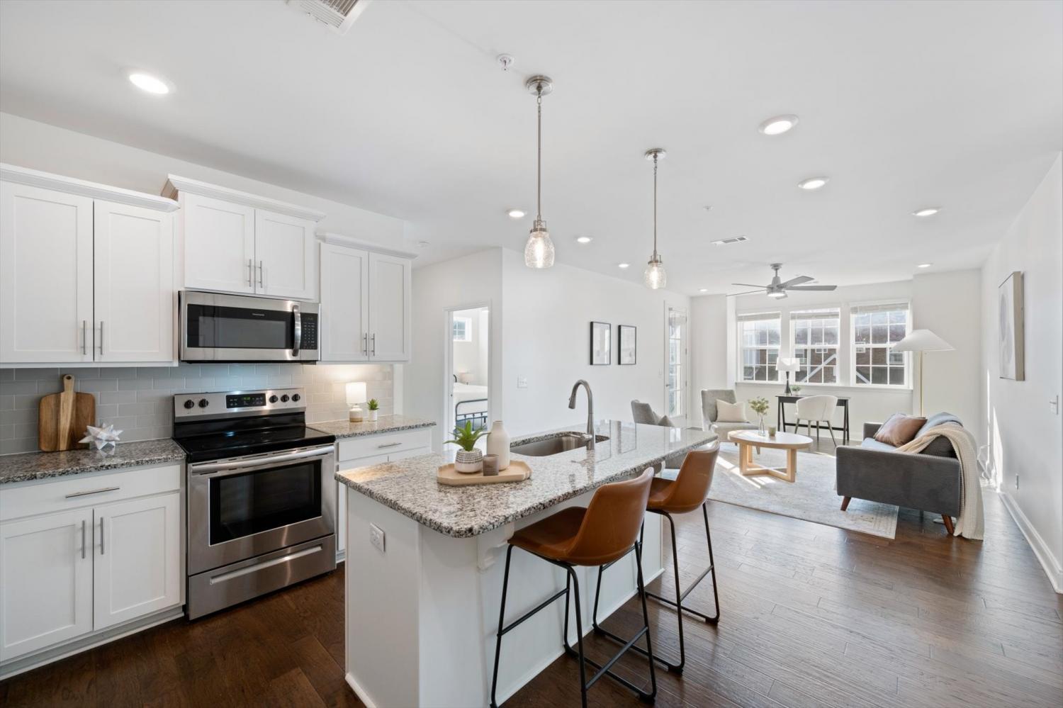 900-Vintage-Green-Ln For Sale