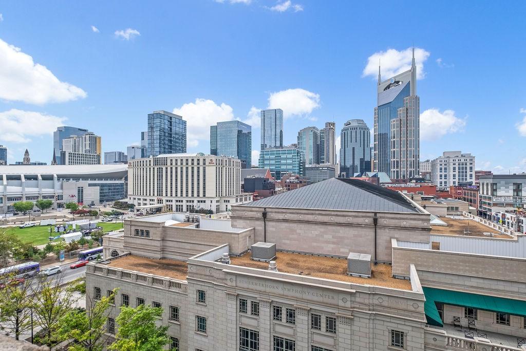 301-Demonbreun-St For Sale