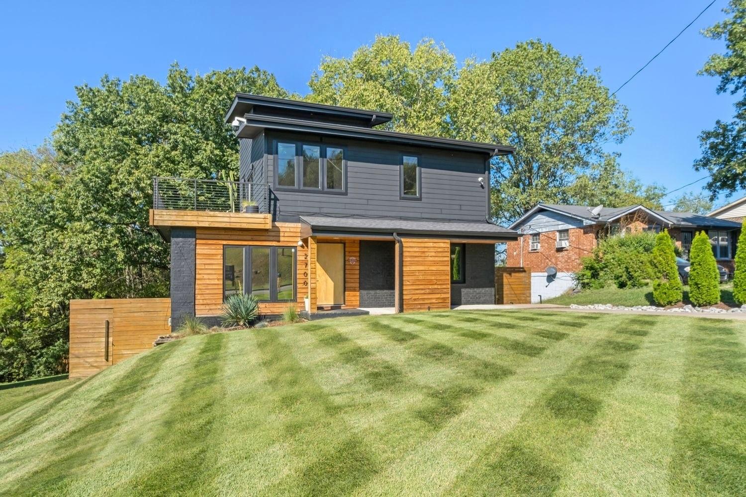 2700-Oakwood-Ave For Sale