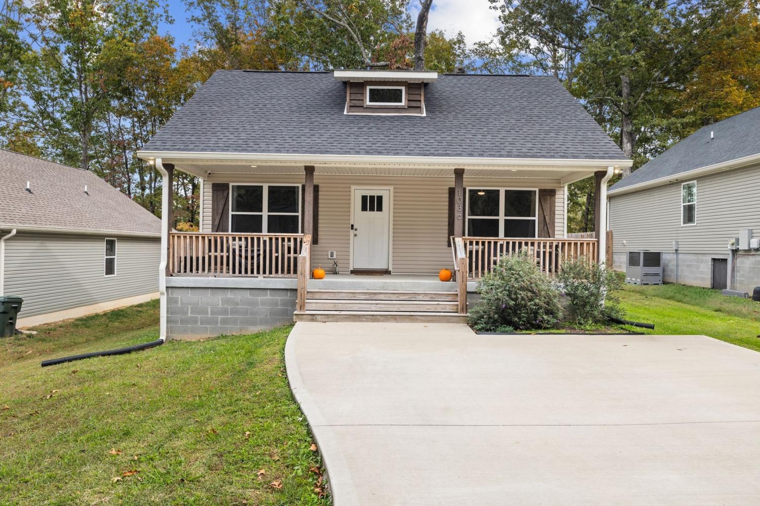 103C-Oak-Park-Dr For Sale