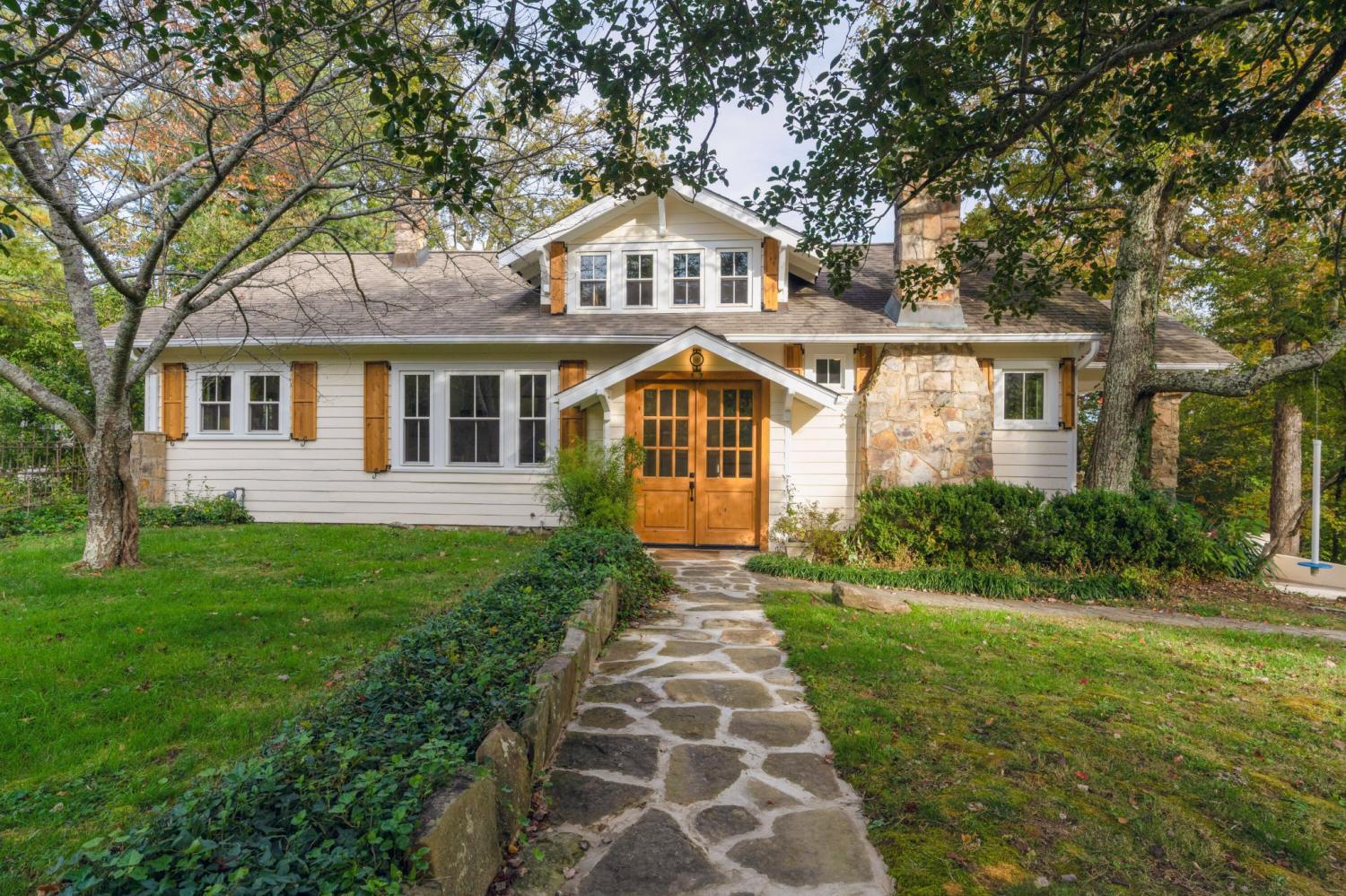 117-S-Bragg-Avenue For Sale