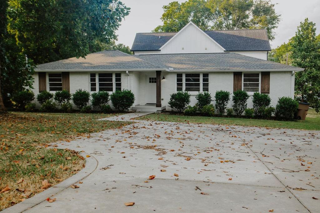 1100-Grandview-Dr For Sale