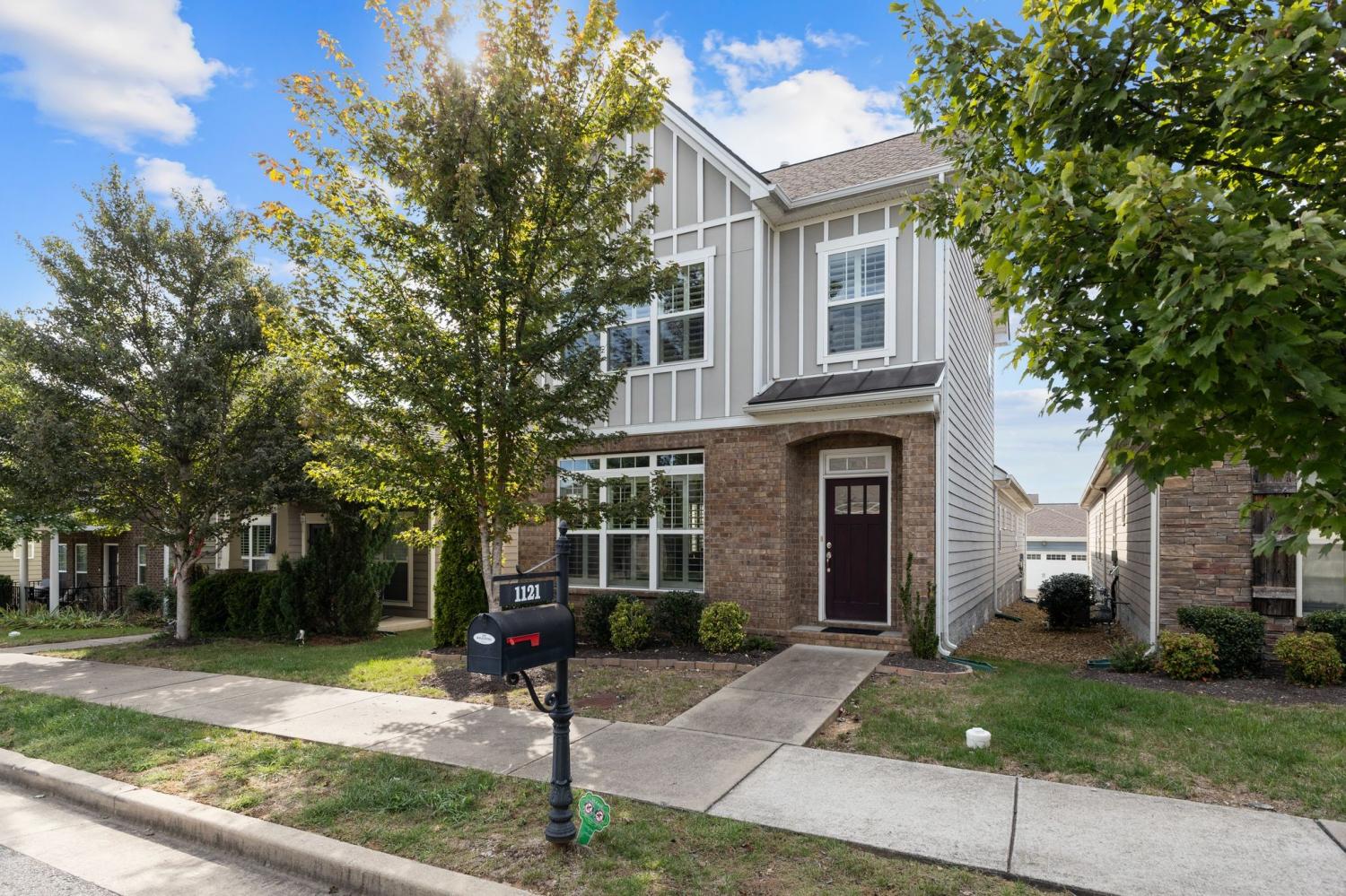 1121-Frewin-St For Sale