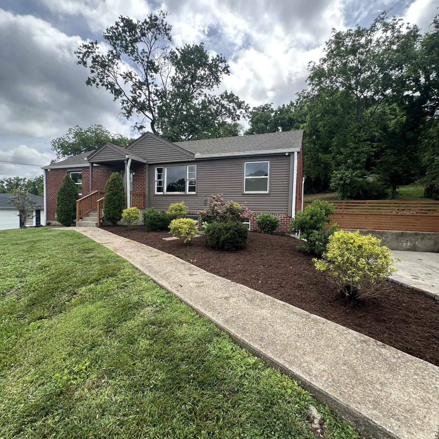 712-S-Dickerson-Rd For Sale