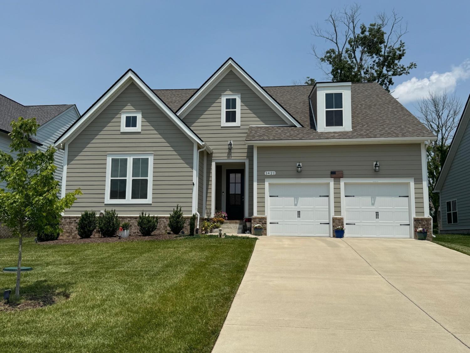1421-Proprietors-Pl For Sale