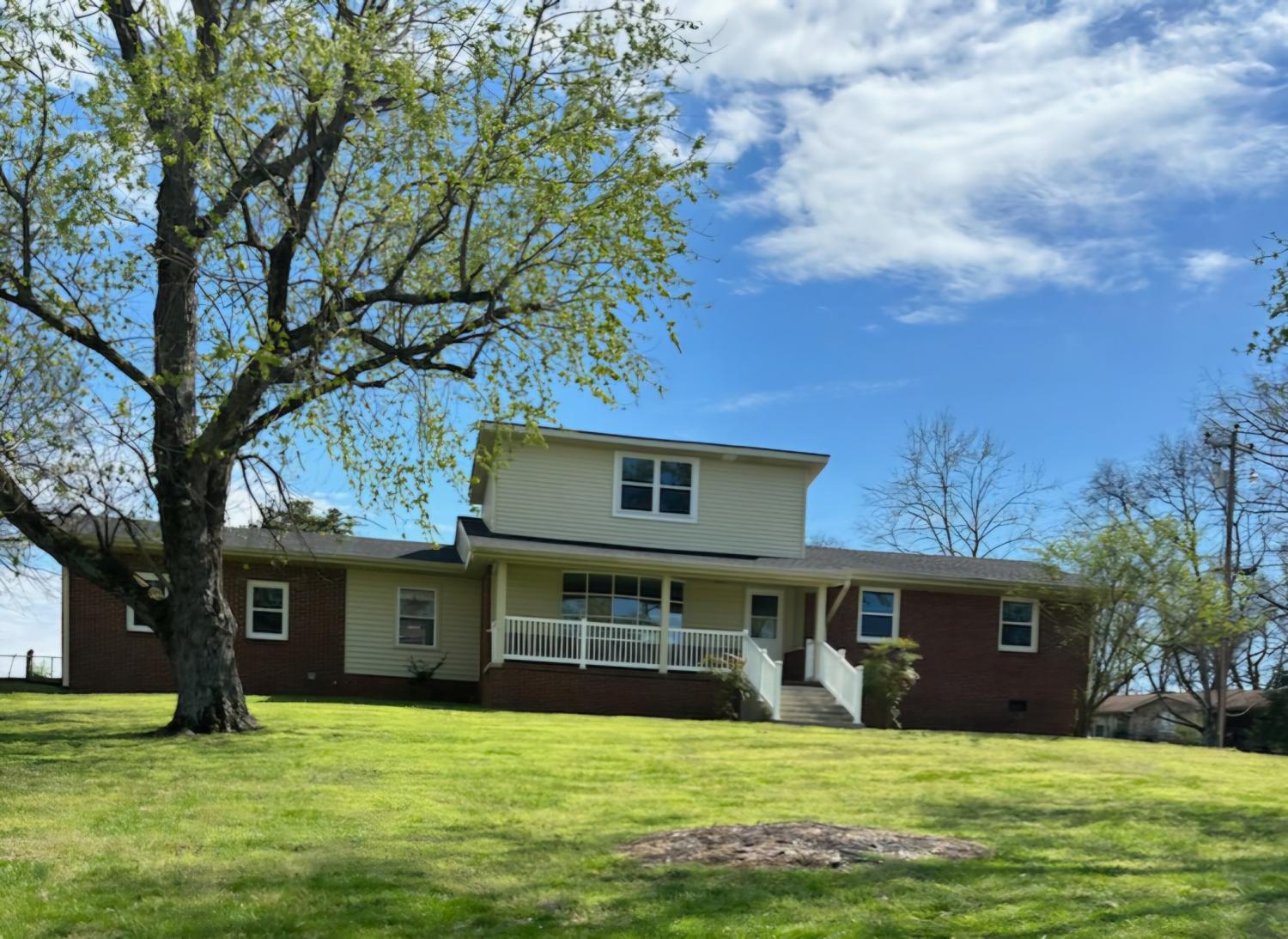 240-NW-Clearview-Dr For Sale