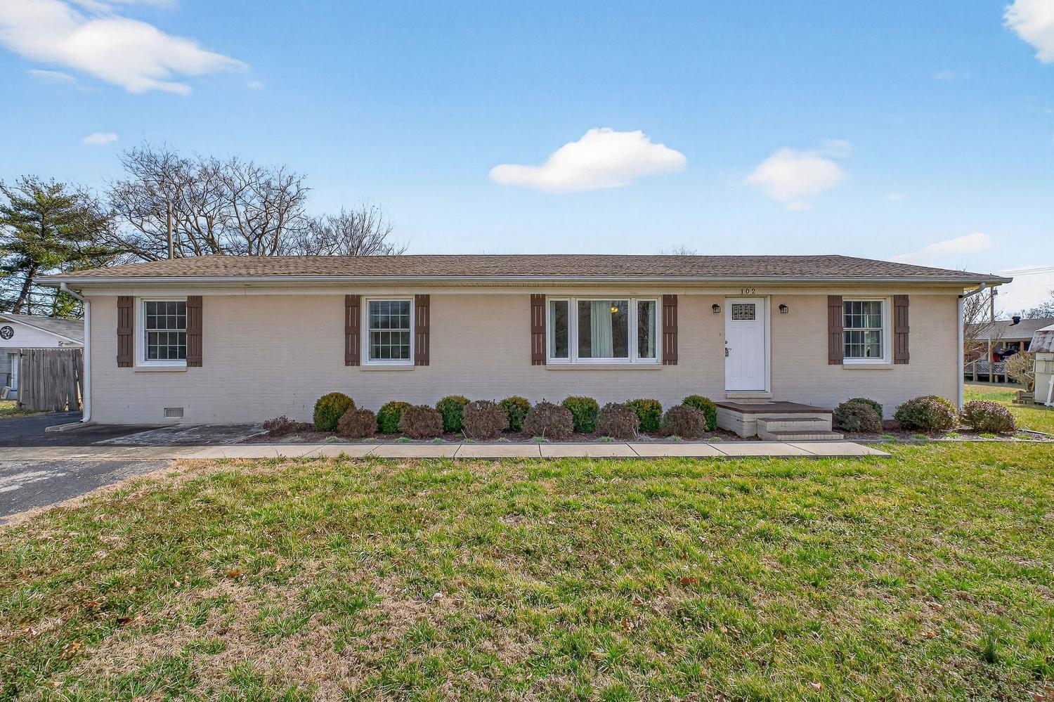 102-Park-Ave For Sale