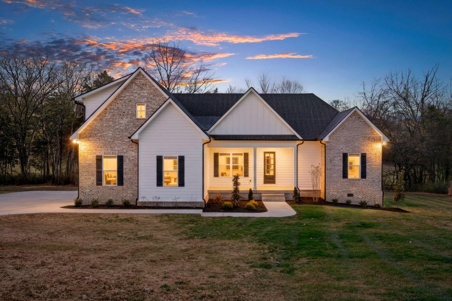 330-Thoroughbred-Ln For Sale