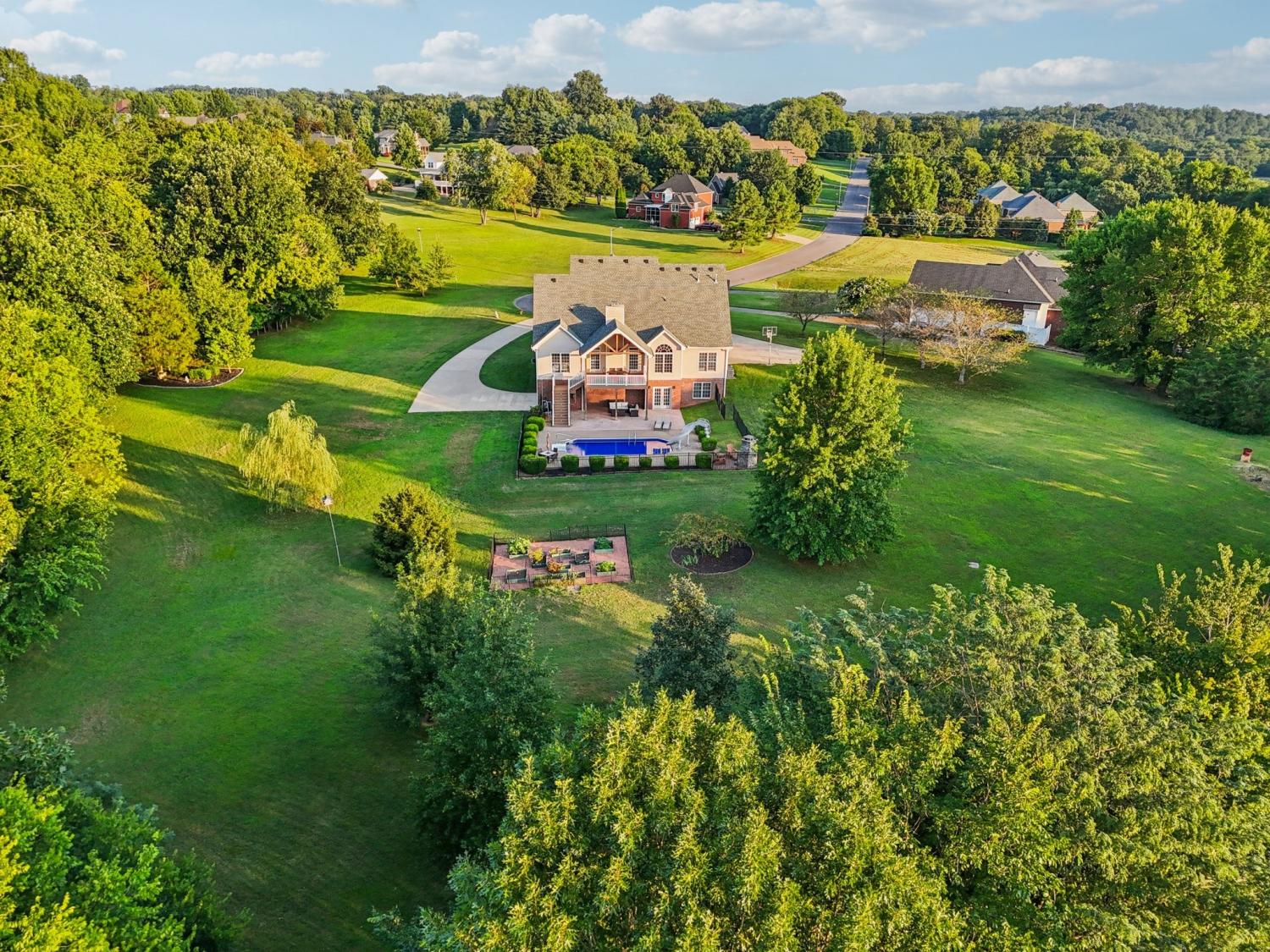 580-Stonegate-Dr For Sale