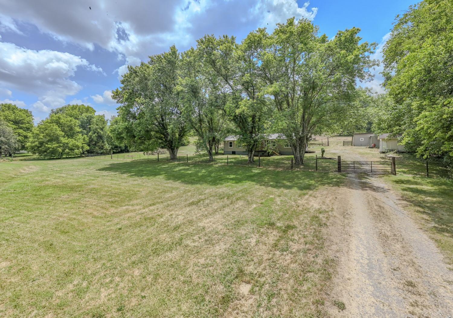 1701-Kennedy-Creek-Rd For Sale