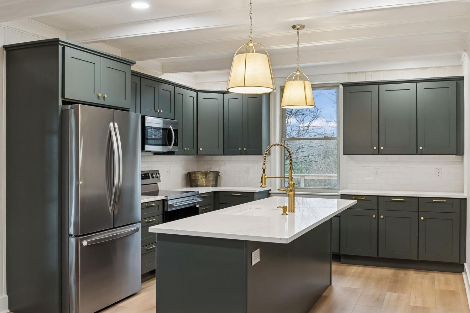 2224 Crestline Dr TN 37214 For Sale - 