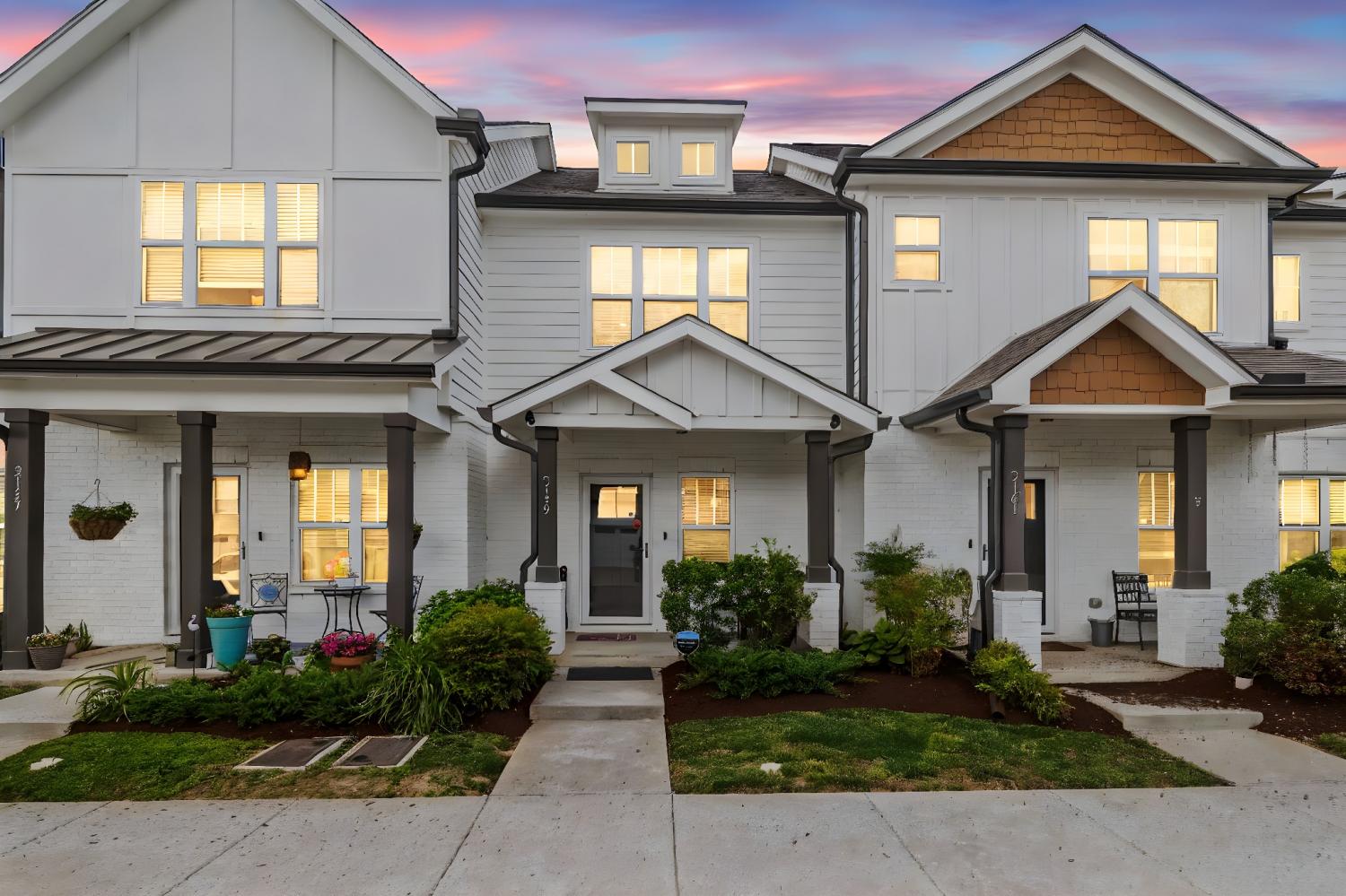 2159-Bayport-Ave For Sale