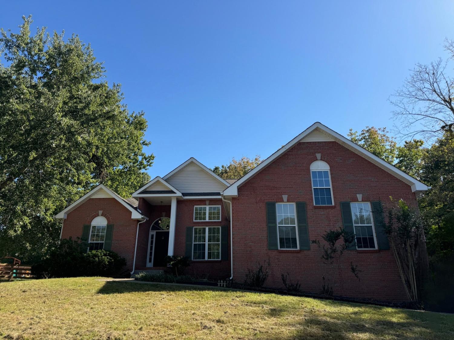 846-Brick-Ct For Sale