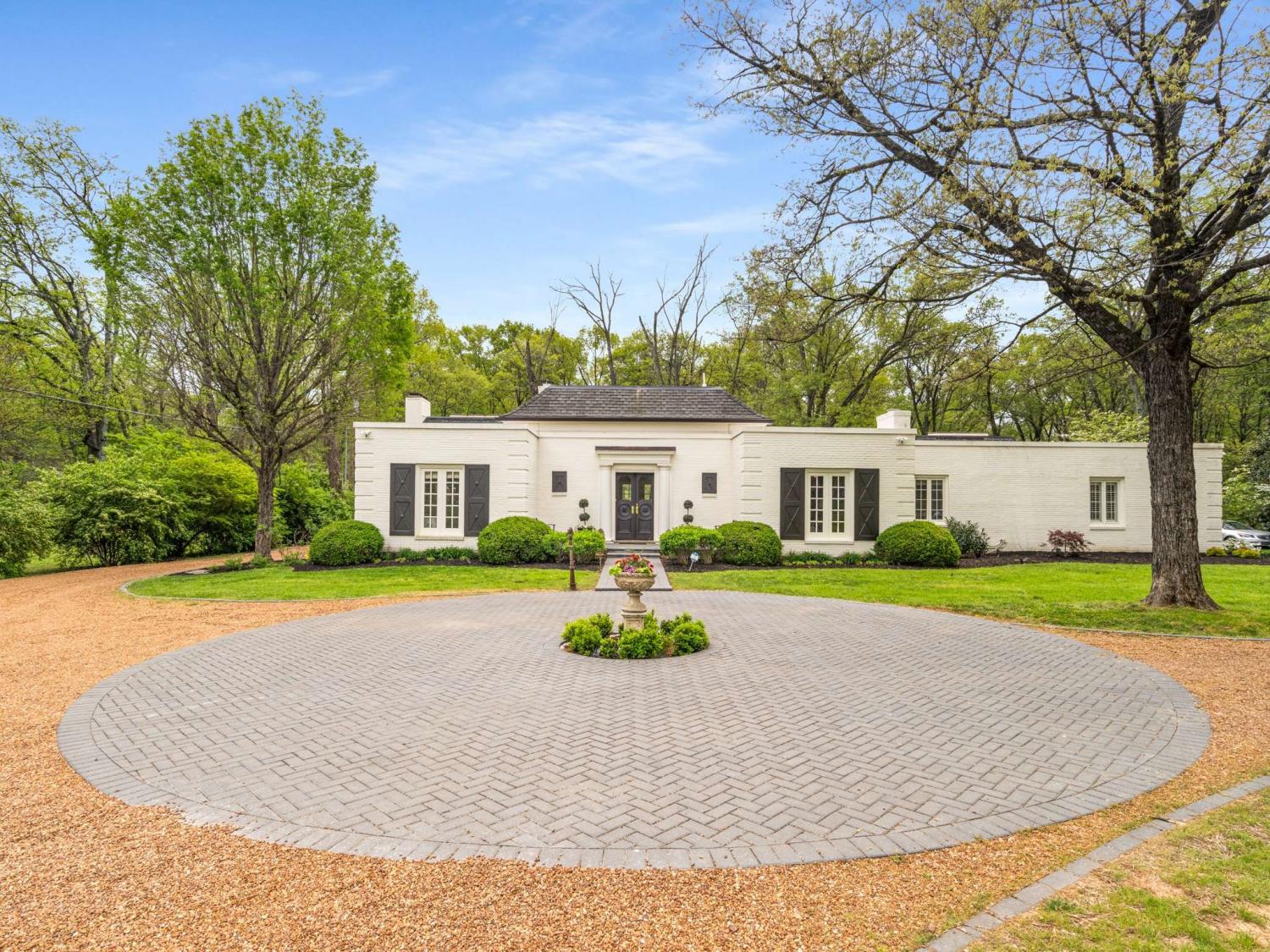 305-Davidson-Rd For Sale