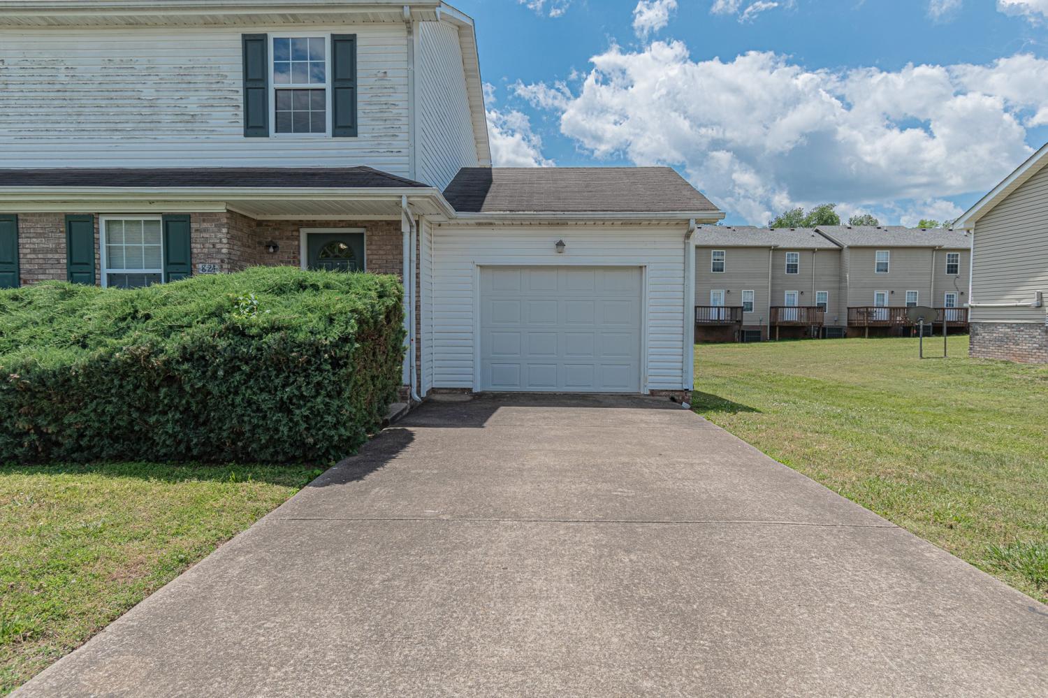 824-Flyer-Ct For Sale
