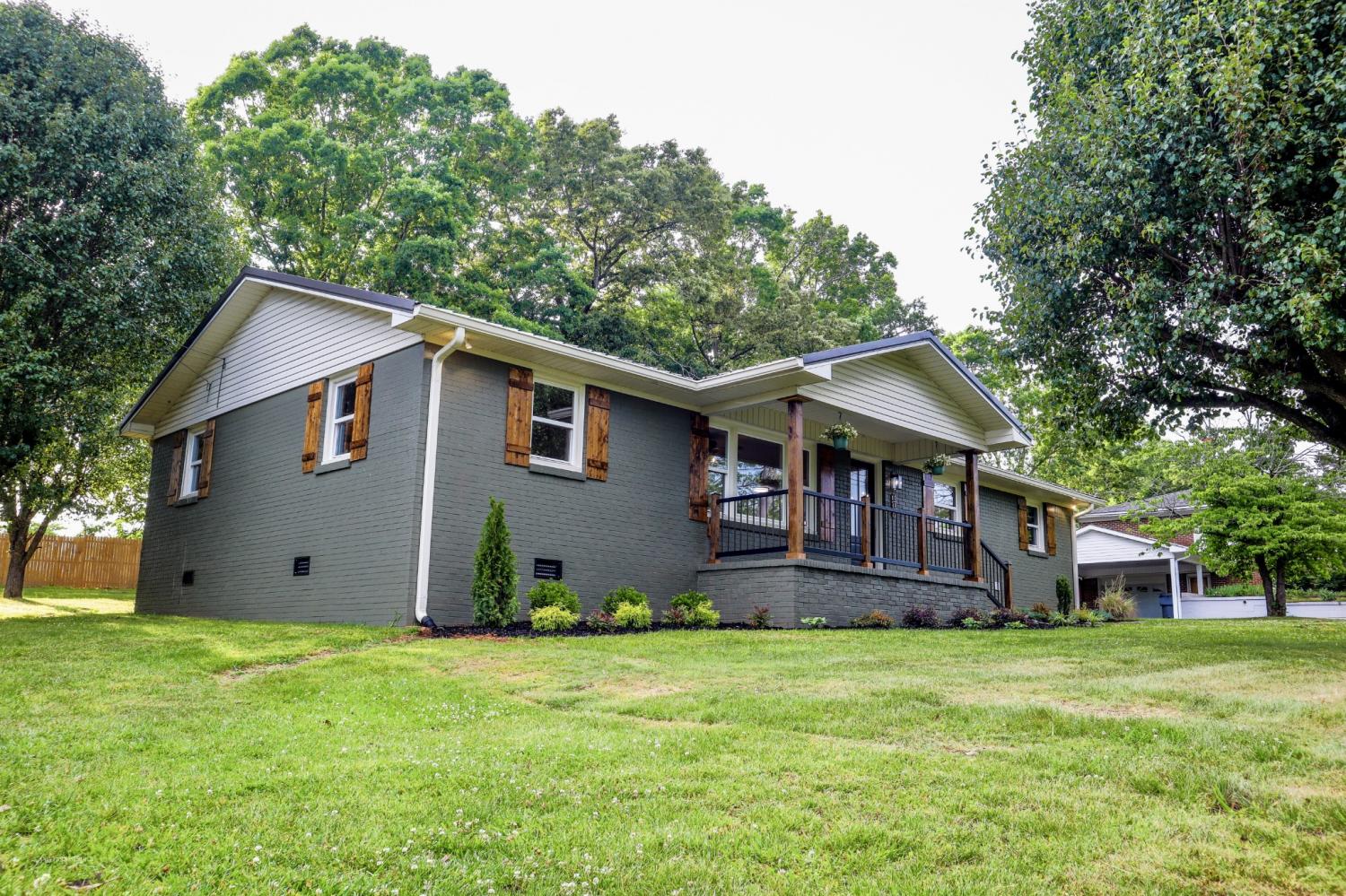 309-Moss-Dr For Sale