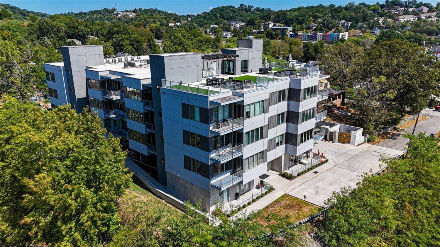 411-Fairpoint-Street For Sale